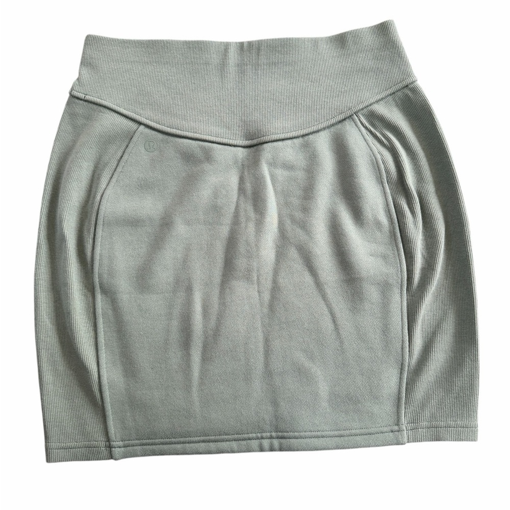 Lululemon Scuba HR Mini Skirt Small Green - Picture 3 of 8